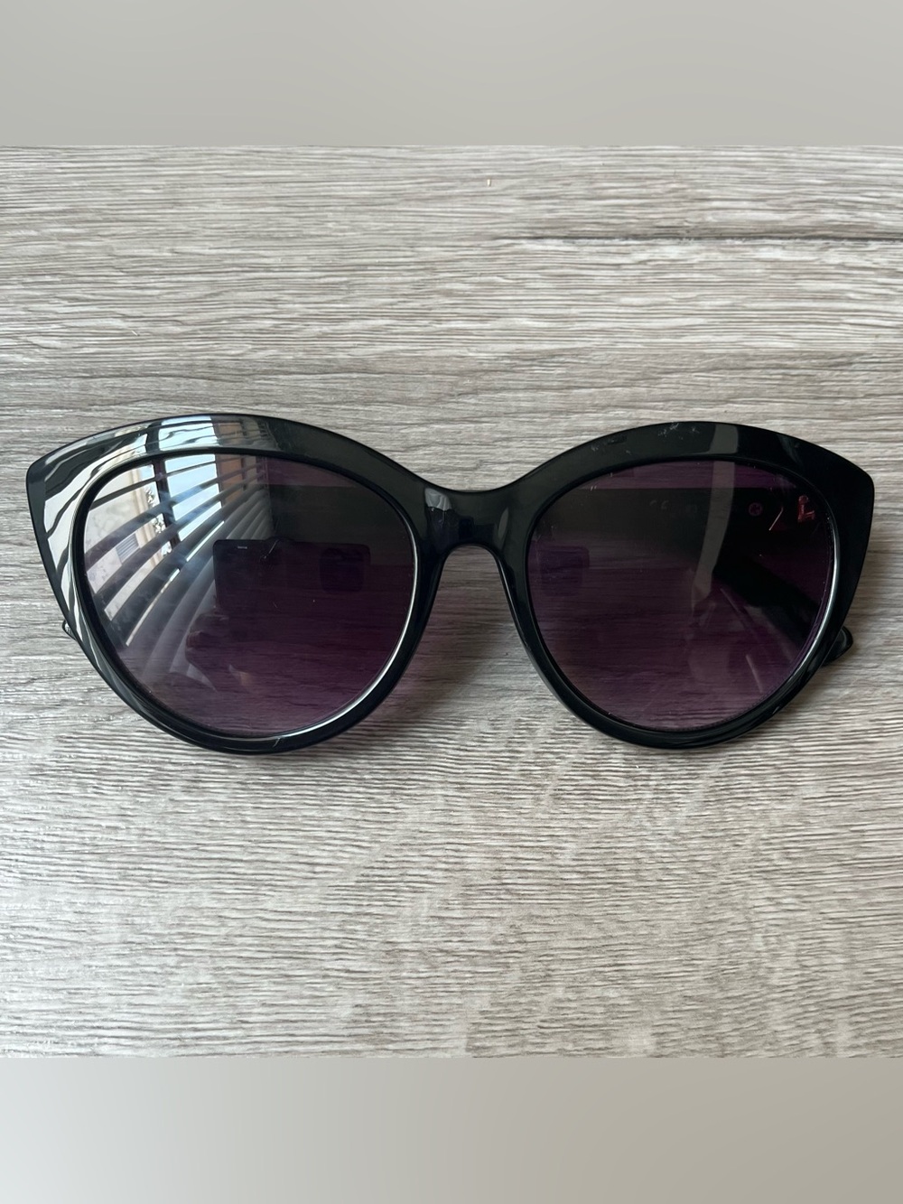Oleg Cassini Classic Black Round Sunglasses